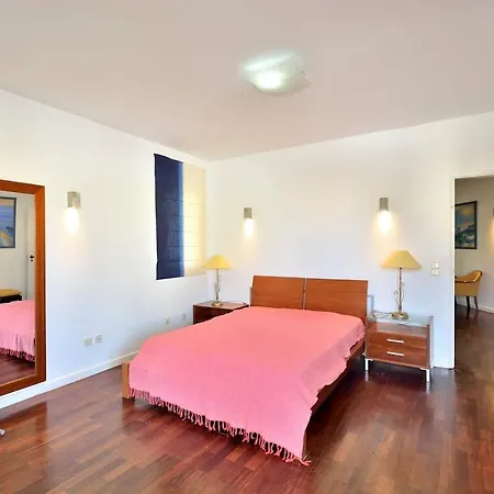 Enar - Private Pool - Beach - Free Wi-fi - Air Con