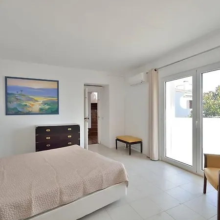 Enar - Private Pool - Beach - Free Wi-fi - Air Con