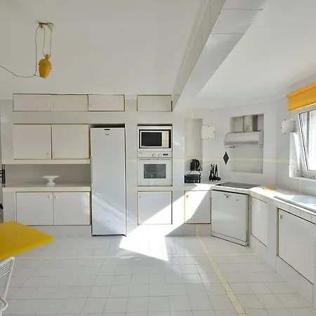 Enar - Private Pool - Beach - Free Wi-fi - Air Con Albufeira